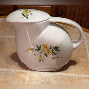 Knowles Utility Ware Pitcher Vintage ✨